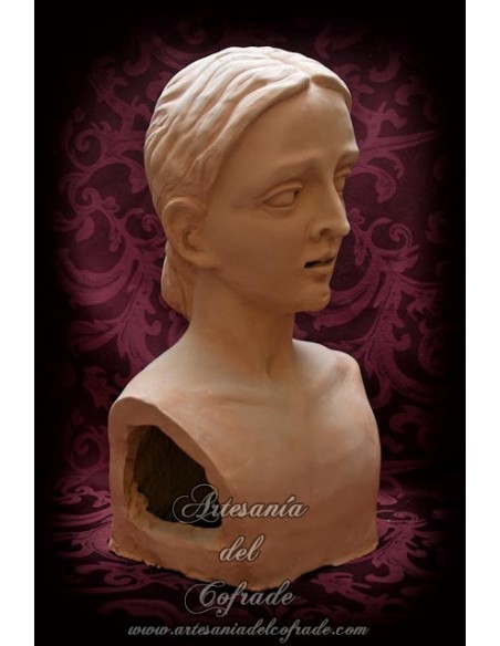 Virgen Dolorosa de tamaño natural, se entregaría ya terminada y montada en su candelero sin vestir.