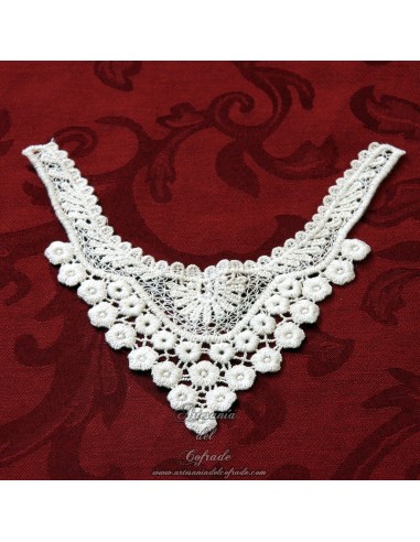 Cuello de encaje de 16 x 11 ctm