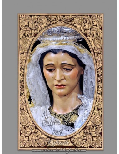 Azulejo rectangular de la Virgen de las Tristezas de la Hermandad de la Vera Cruz.