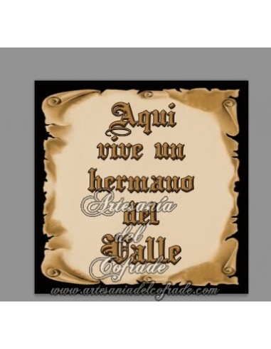 En venta esta cerámica con el texto de Aquí vive un Hermano del Valle - Productos exclusivos de Semana Santa en nuestra tienda