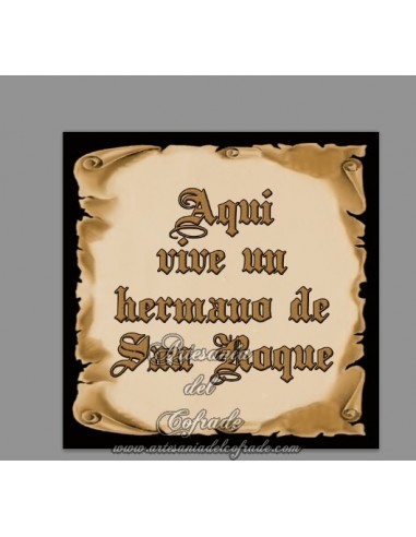 Cerámica cofrade cuadrada con el texto de Aquí vive un hermano de San Roque en venta solo en www.artesaniadelcofrade.com