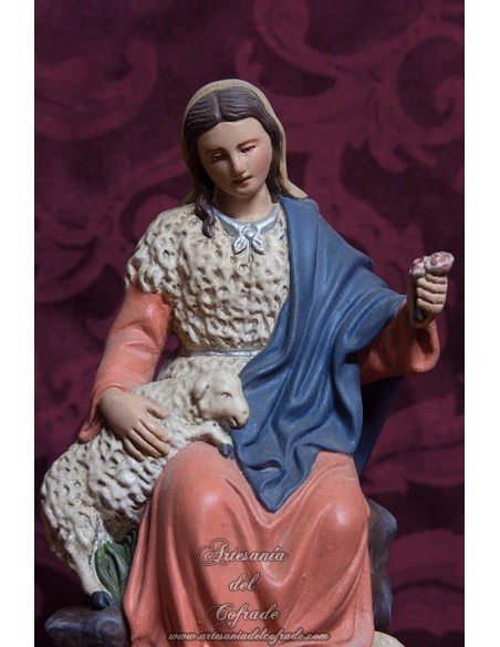 Figura de la Divina Pastora de 23,50 ctm de pasta cerámica policromada con oleos y patinada en venta