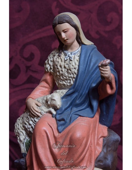 Figura de la Divina Pastora de 23,50 ctm de pasta cerámica policromada con oleos y patinada en venta