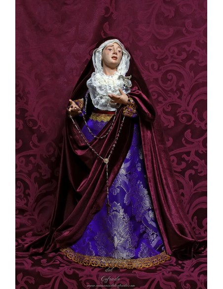 En venta esta bonita Virgen Dolorosa de 60 ctm de altura vestida solo en nuestra tienda cofrade.
