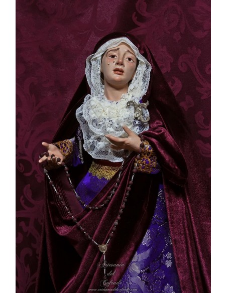 En venta esta bonita Virgen Dolorosa de 60 ctm de altura vestida solo en nuestra tienda cofrade.