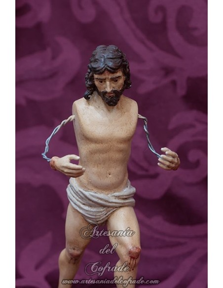 Precioso cristo en miniatura de 13 ctm policromado con oleos