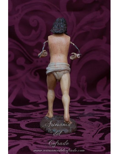 Precioso cristo en miniatura de 13 ctm policromado con oleos