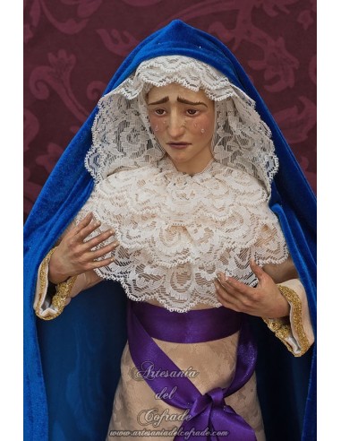 Se vende esta bonita Virgen Dolorosa de 55 ctm de altura vestida solo en nuestra tienda cofrade.