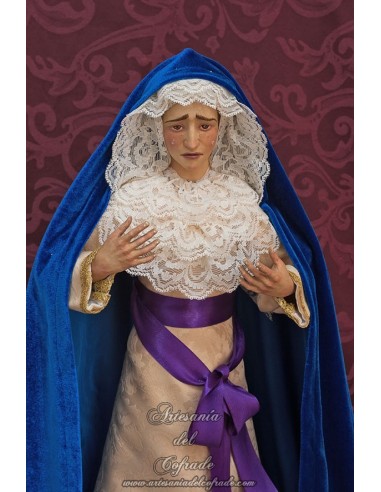 Se vende esta bonita Virgen Dolorosa de 55 ctm de altura vestida solo en nuestra tienda cofrade.