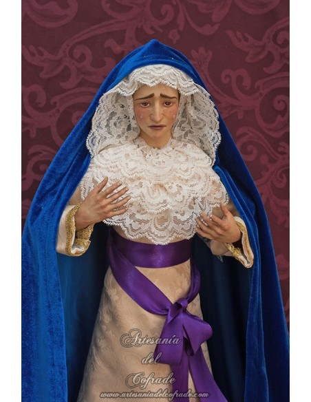 Se vende esta bonita Virgen Dolorosa de 55 ctm de altura vestida solo en nuestra tienda cofrade.