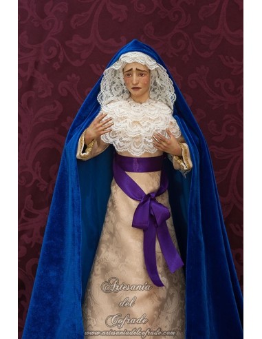 Se vende esta bonita Virgen Dolorosa de 55 ctm de altura vestida solo en nuestra tienda cofrade.