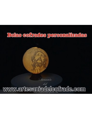 En venta bola Navidad en Litofania 3d con el cristo de las Penas de Triana solo en nuestra tienda cofrade