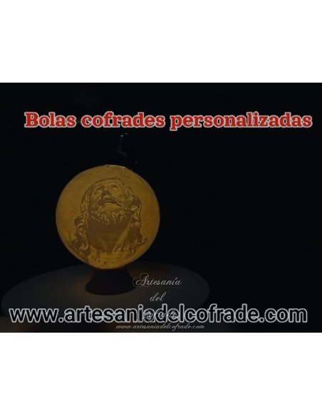 En venta bola Navidad en Litofania 3d con el cristo del Cachorro de Triana solo en nuestra tienda cofrade