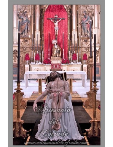 Azulejo rectangular con la imagen del Cristo de la Caridad de la Hermandad de Santa Marta.